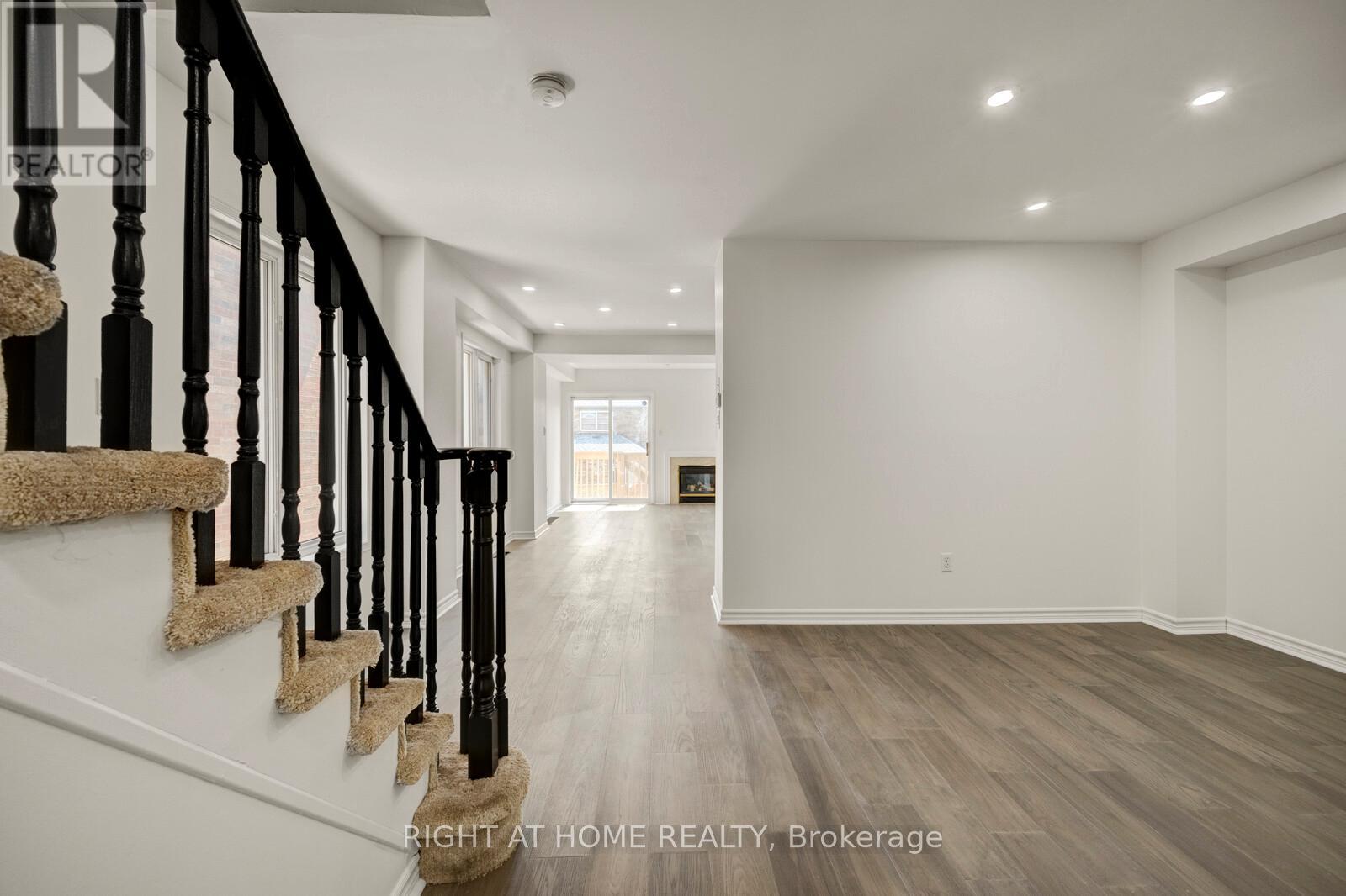 53 Feather Reed Way, Brampton, Ontario  L6R 2Z7 - Photo 4 - W12987014