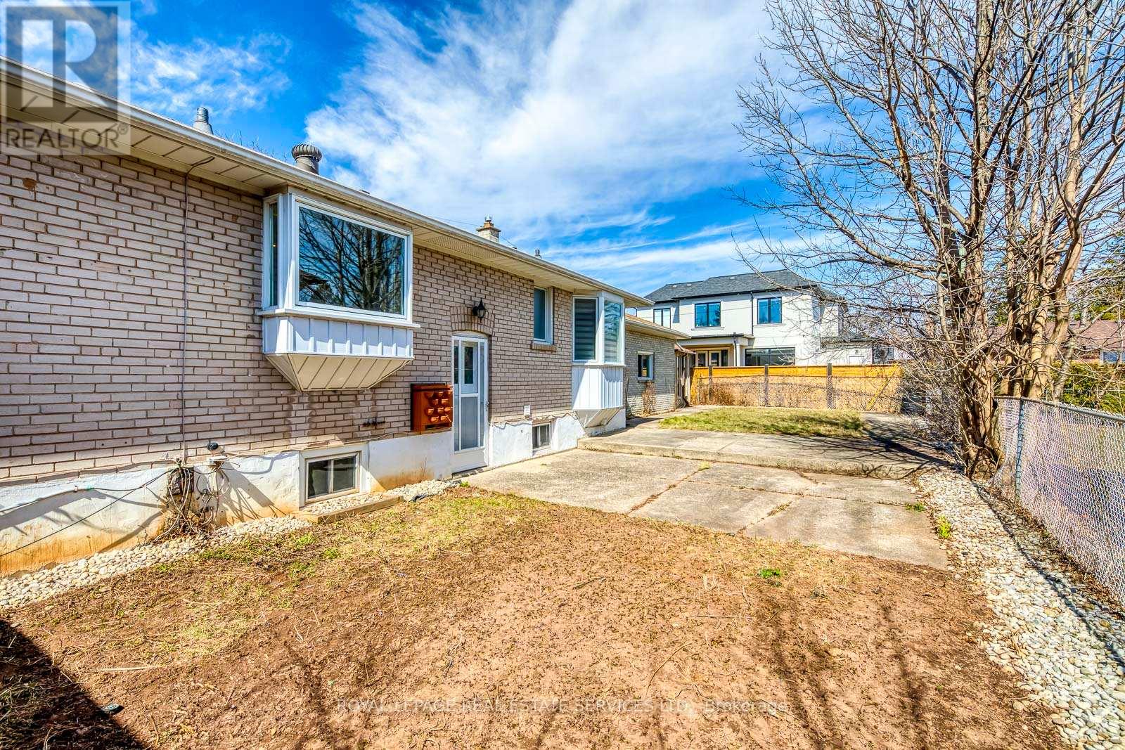 577 Trudale Court, Oakville, Ontario  L6L 4H2 - Photo 25 - W12987028