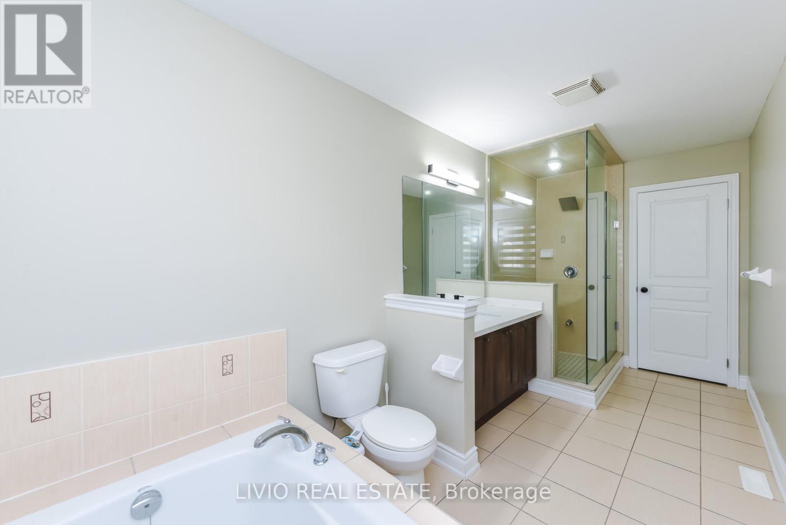 48 Bonnie Braes Drive, Brampton, Ontario  L6Y 0Y5 - Photo 19 - W12987036