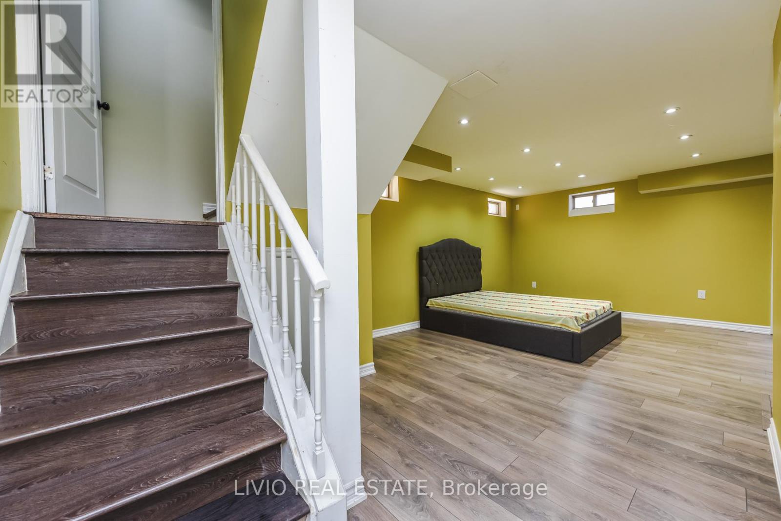 48 Bonnie Braes Drive, Brampton, Ontario  L6Y 0Y5 - Photo 25 - W12987036