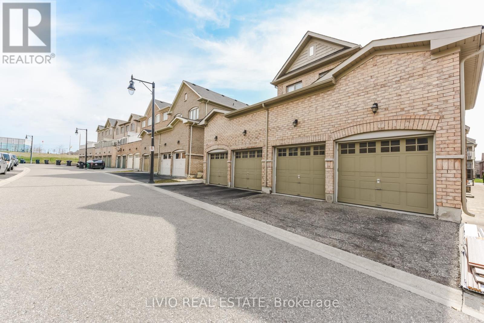 48 Bonnie Braes Drive, Brampton, Ontario  L6Y 0Y5 - Photo 33 - W12987036