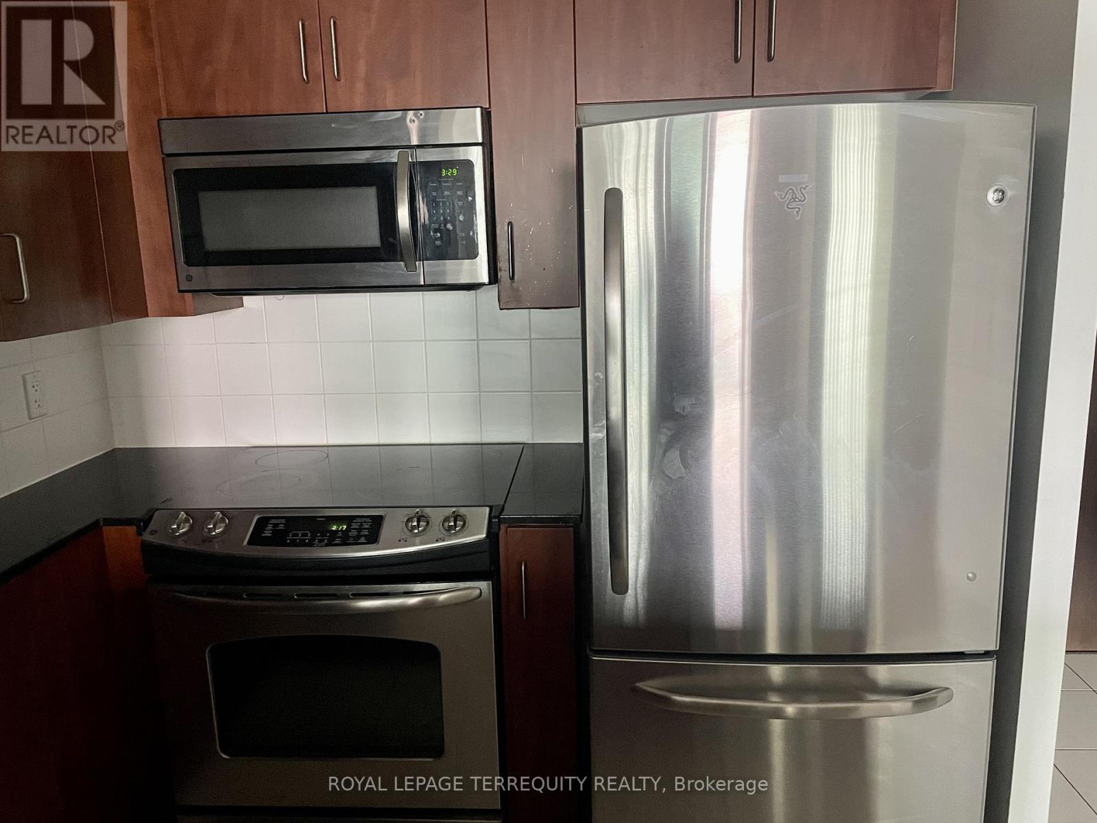 1904 - 205 Sherway Gardens Road, Toronto, Ontario  M9C 0A5 - Photo 7 - W12987044