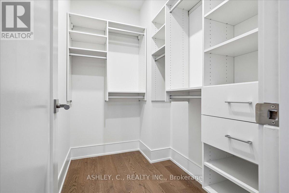 259 The Kingsway, Toronto, Ontario  M9A 0G2 - Photo 33 - W12987080