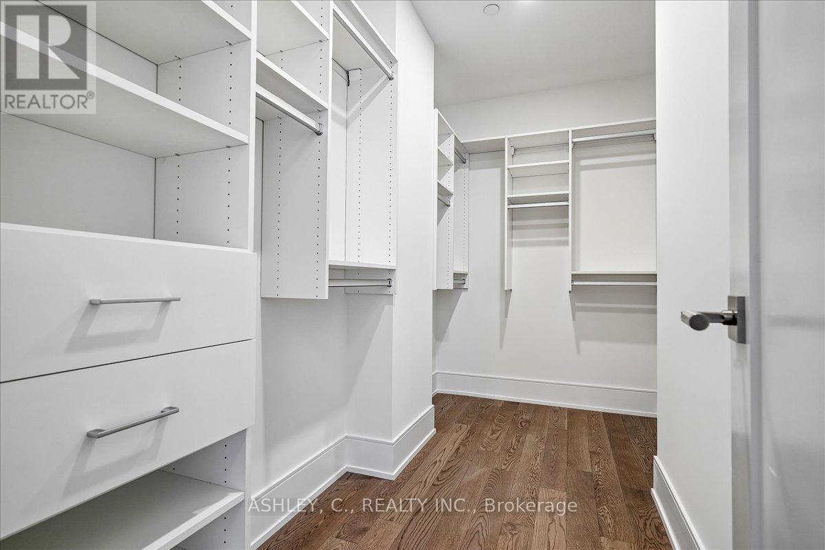 259 The Kingsway, Toronto, Ontario  M9A 0G2 - Photo 34 - W12987080