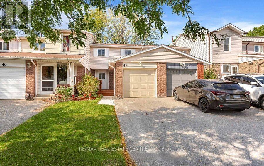 42 Gilmore Drive, Brampton, Ontario  L6V 3K4 - Photo 2 - W12987090