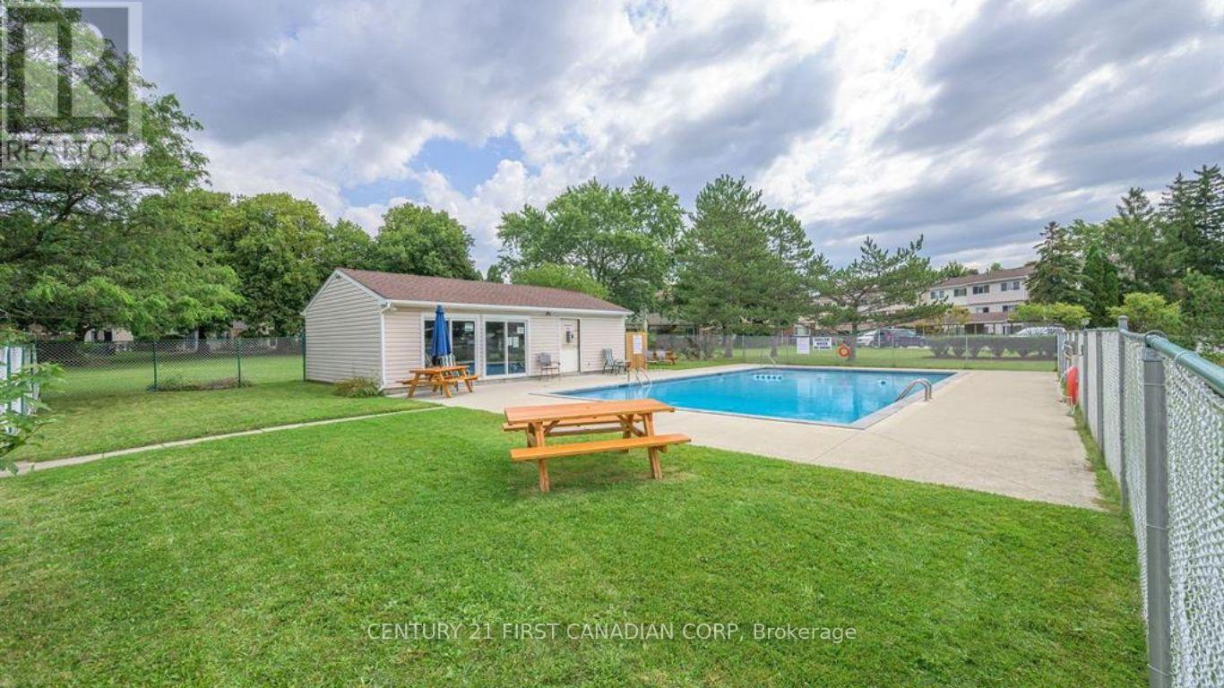 731 Wilkins Street, London South, Ontario  N6C 4Z9 - Photo 4 - X12976716