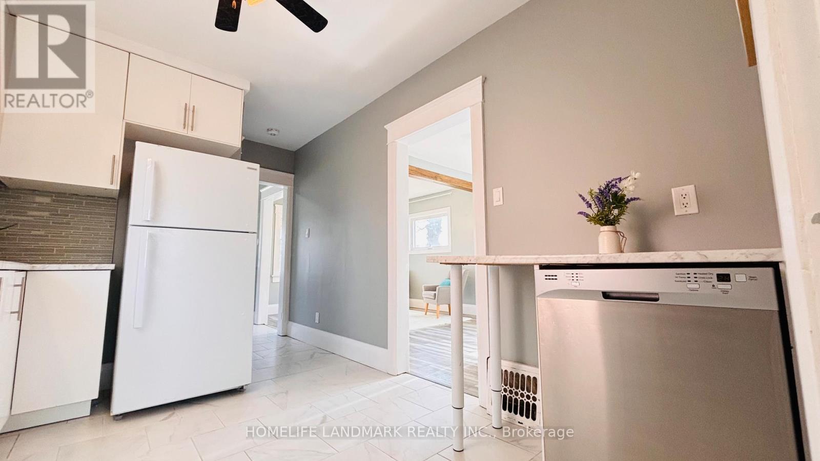 138 Glasgow Street, Kitchener, Ontario  N2G 2G9 - Photo 11 - X12987004