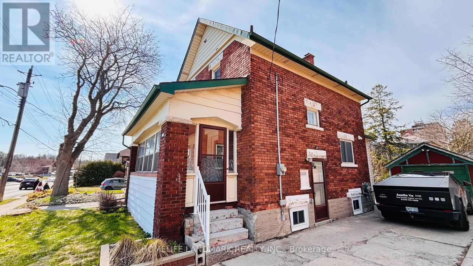 138 Glasgow Street, Kitchener, Ontario  N2G 2G9 - Photo 5 - X12987004