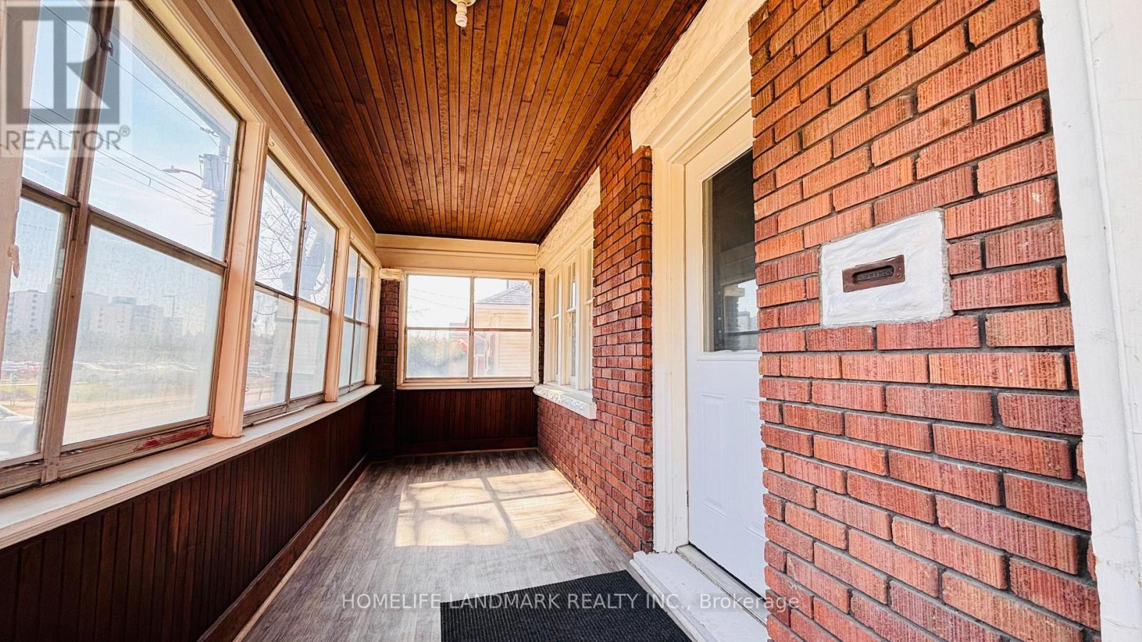 138 Glasgow Street, Kitchener, Ontario  N2G 2G9 - Photo 6 - X12987004