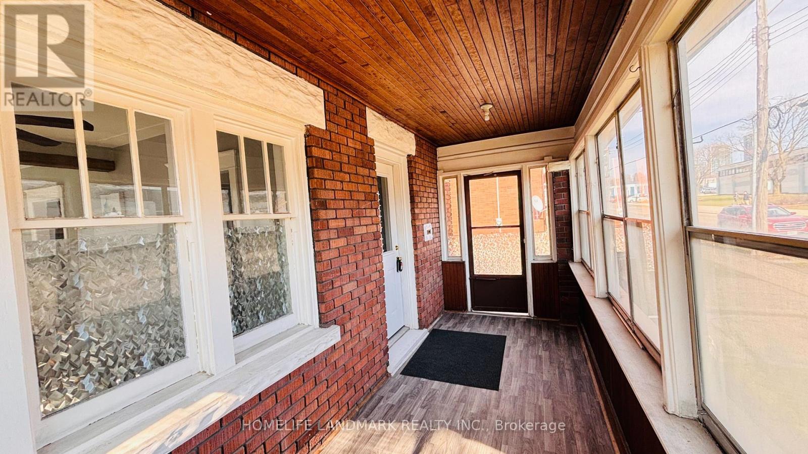 138 Glasgow Street, Kitchener, Ontario  N2G 2G9 - Photo 7 - X12987004