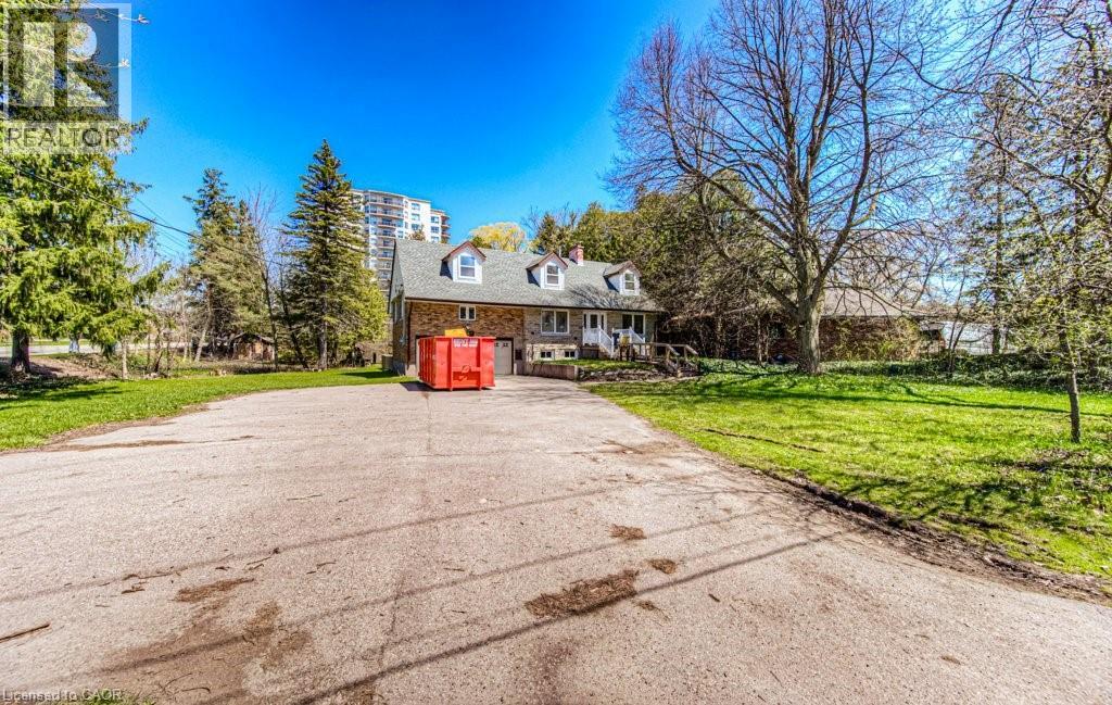 74 Mcdougall Road, Waterloo, Ontario  N2L 2W5 - Photo 2 - 40812237