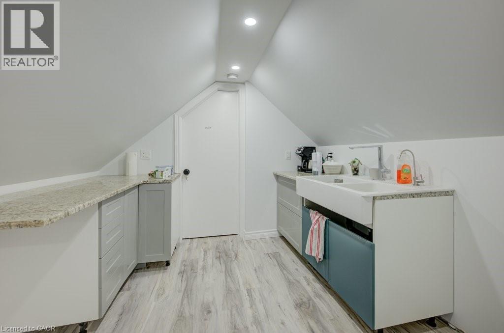 74 Mcdougall Road, Waterloo, Ontario  N2L 2W5 - Photo 19 - 40812237