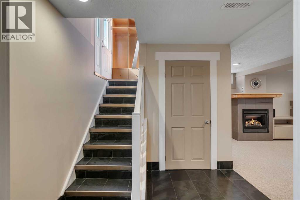 5411 Ladbrooke Drive SW, Calgary, Alberta  T3E 5X9 - Photo 34 - A2291483