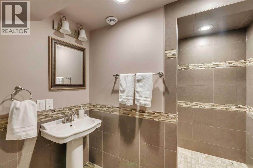 5411 Ladbrooke Drive SW, Calgary, Alberta  T3E 5X9 - Photo 42 - A2291483