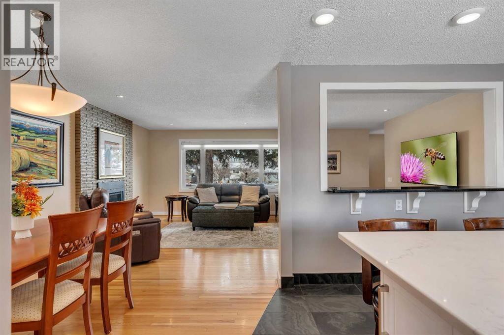 5411 Ladbrooke Drive SW, Calgary, Alberta  T3E 5X9 - Photo 11 - A2291483