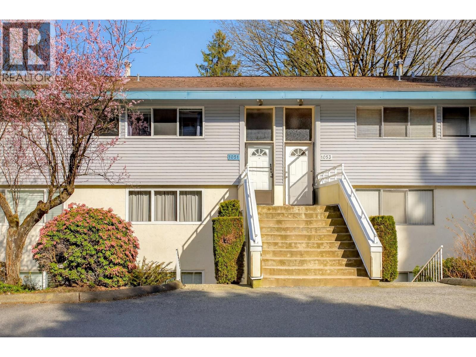 1051 Cecile Drive, Port Moody, British Columbia  V3H 1M5 - Photo 4 - R3105547