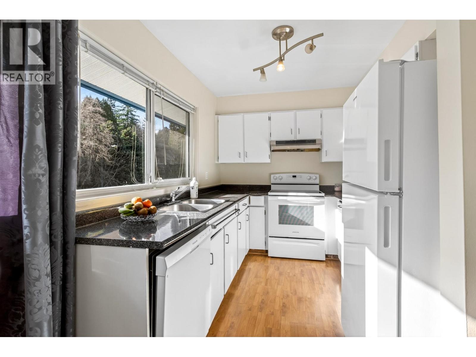 1051 Cecile Drive, Port Moody, British Columbia  V3H 1M5 - Photo 18 - R3105547