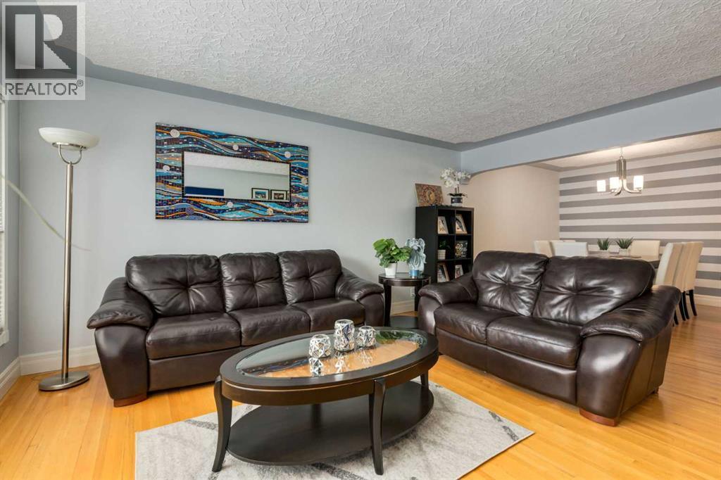 1022 30 Avenue Nw, Calgary, Alberta  T2K 0A3 - Photo 3 - A2300227