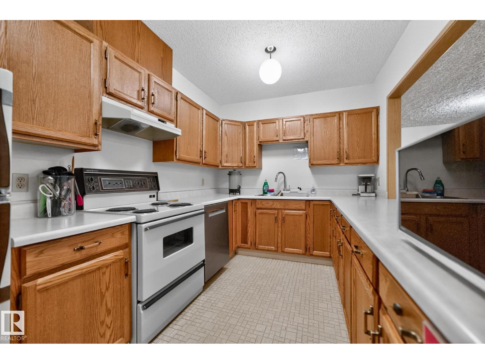 #30 903 109 St Nw, Edmonton, Alberta  T6J 6R1 - Photo 68 - E4481876