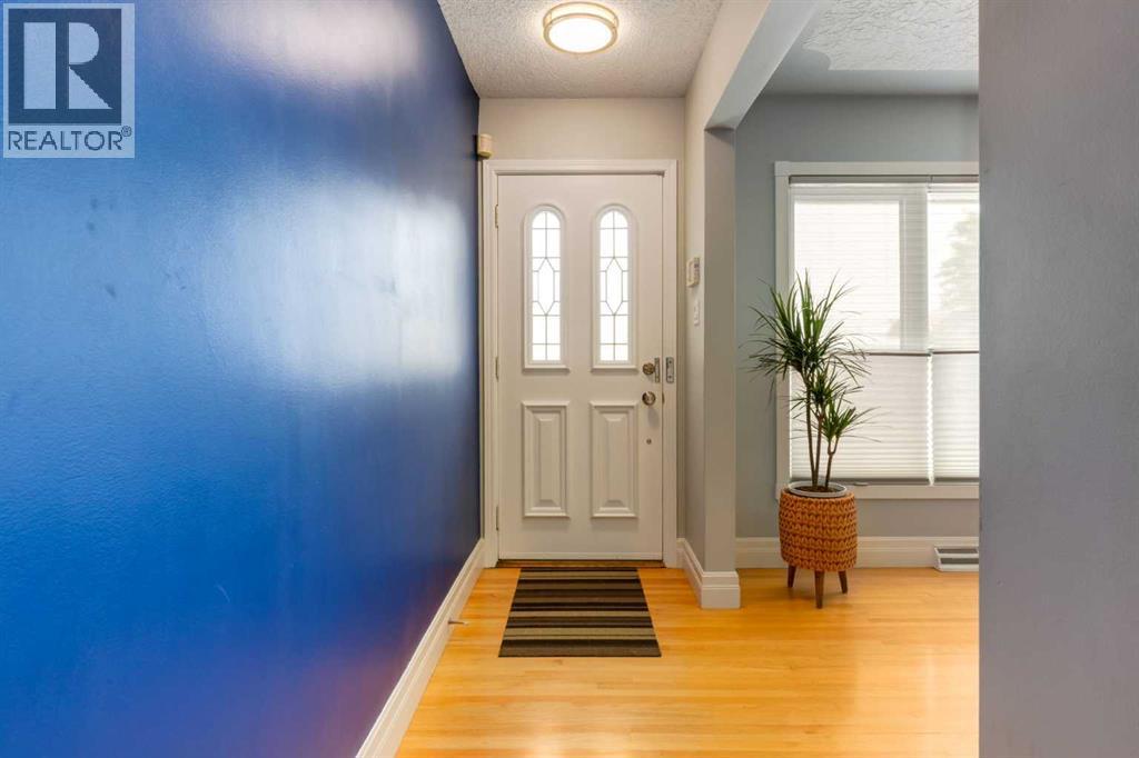 1022 30 Avenue Nw, Calgary, Alberta  T2K 0A3 - Photo 2 - A2300227