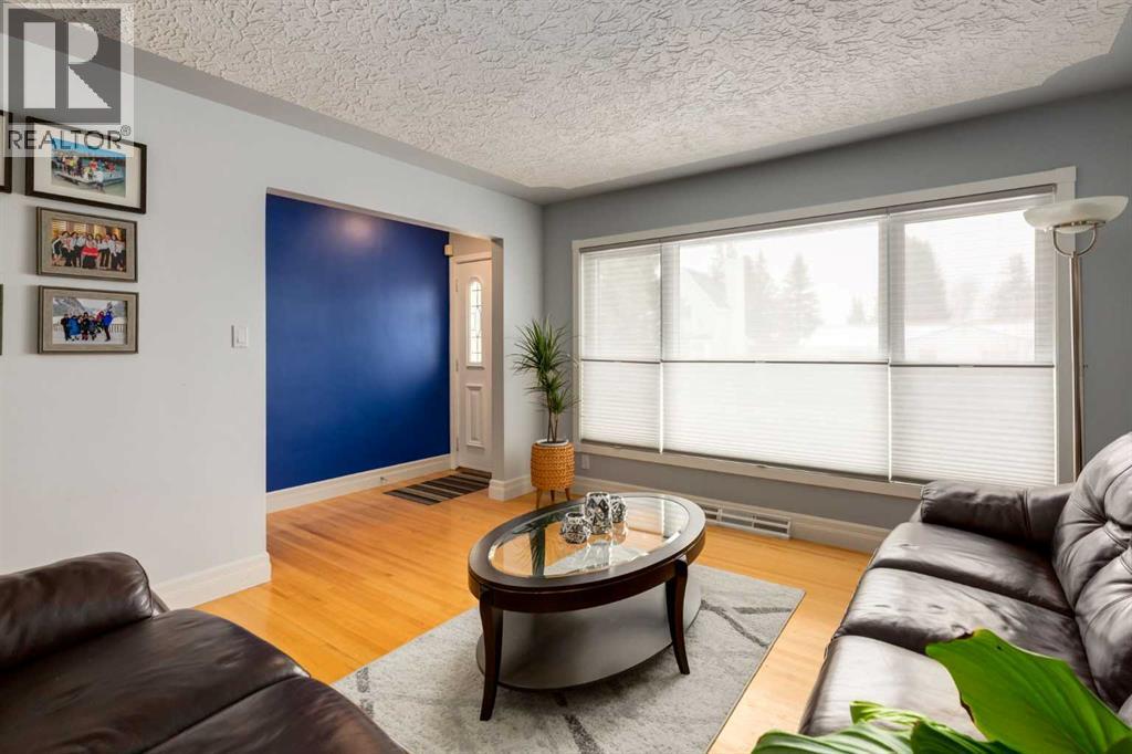 1022 30 Avenue Nw, Calgary, Alberta  T2K 0A3 - Photo 5 - A2300227