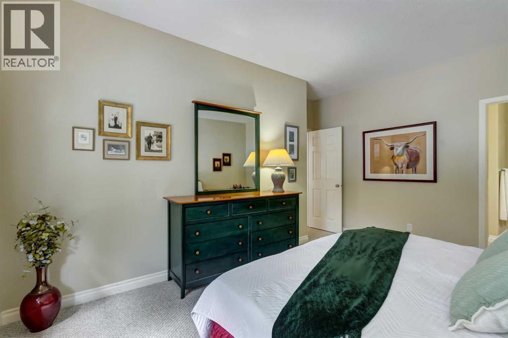 8 Straddock Villas SW, Calgary, Alberta  T3H 5C7 - Photo 18 - A2300354