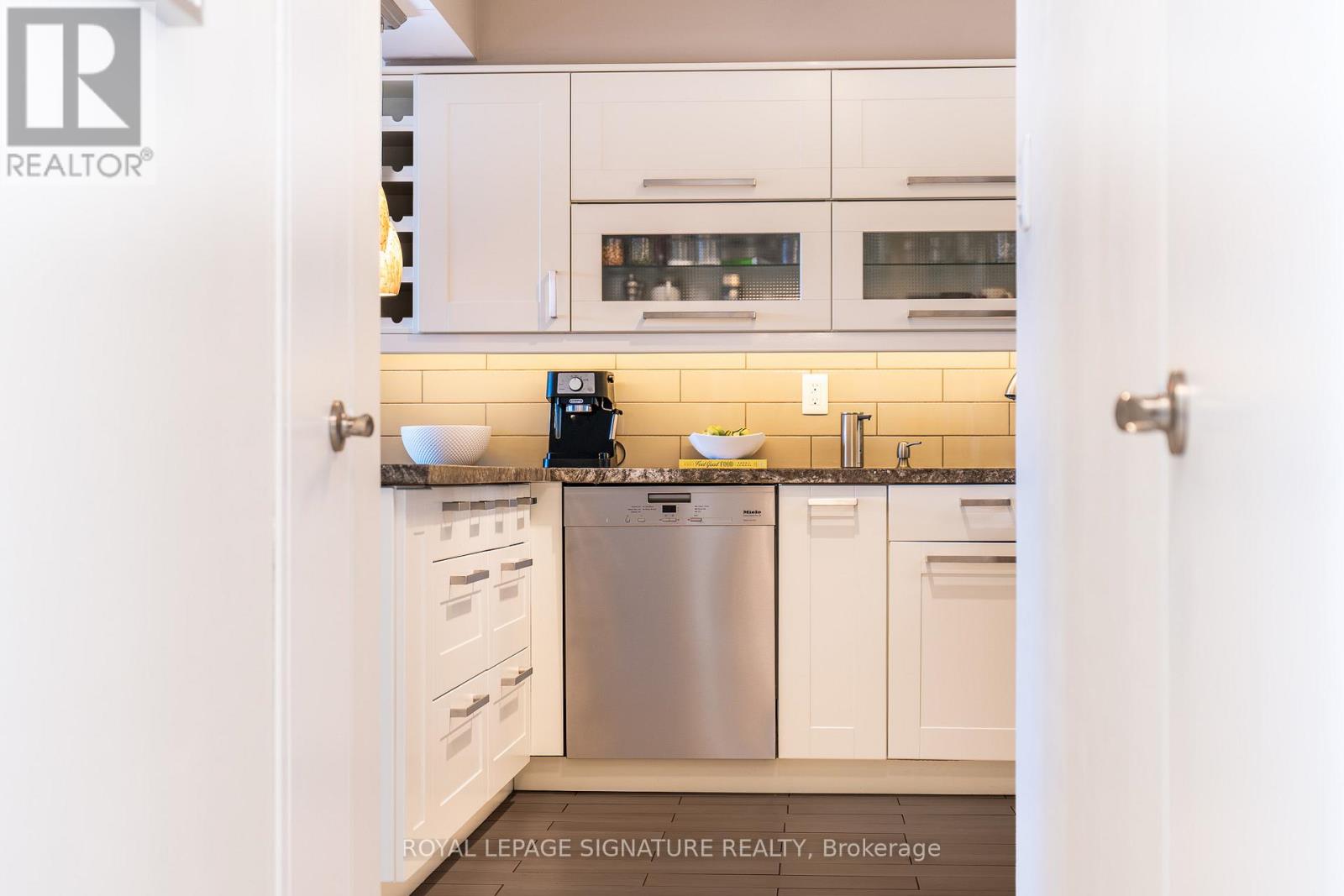 404 - 30 Fashion Roseway, Toronto, Ontario  M2N 6B4 - Photo 10 - C12986902