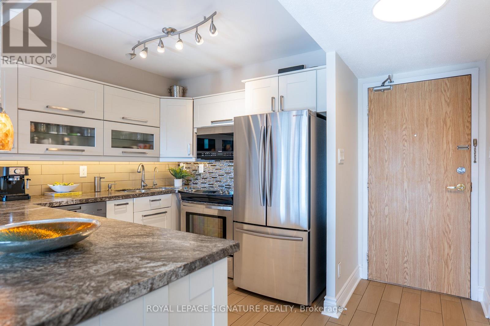 404 - 30 Fashion Roseway, Toronto, Ontario  M2N 6B4 - Photo 8 - C12986902