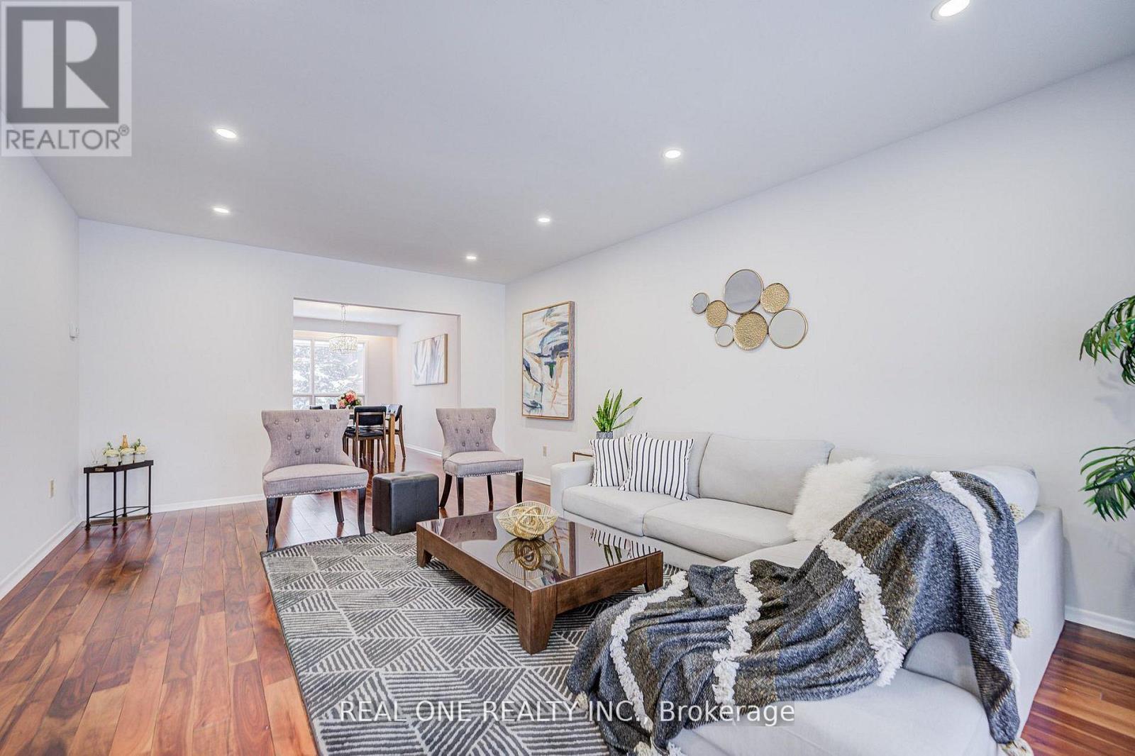 22 Kenmanor Boulevard, Toronto, Ontario  M1W 1R7 - Photo 8 - E12979550