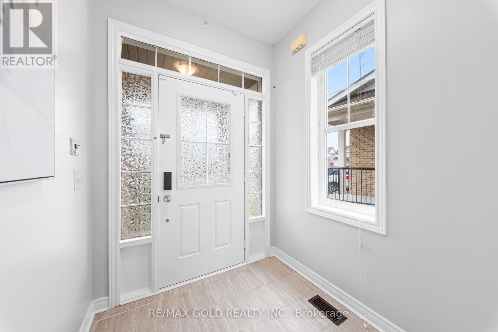 57 James Govan Drive, Whitby, Ontario  L1N 0J9 - Photo 4 - E12986254