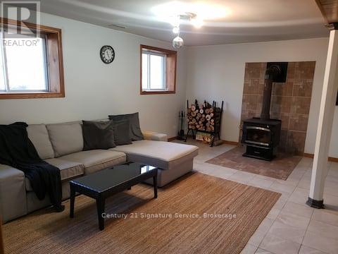 879 Stephenson Road E, Huntsville, Ontario  P0B 1L0 - Photo 17 - X12987056