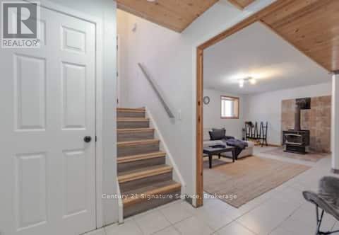 879 Stephenson Road E, Huntsville, Ontario  P0B 1L0 - Photo 14 - X12987056