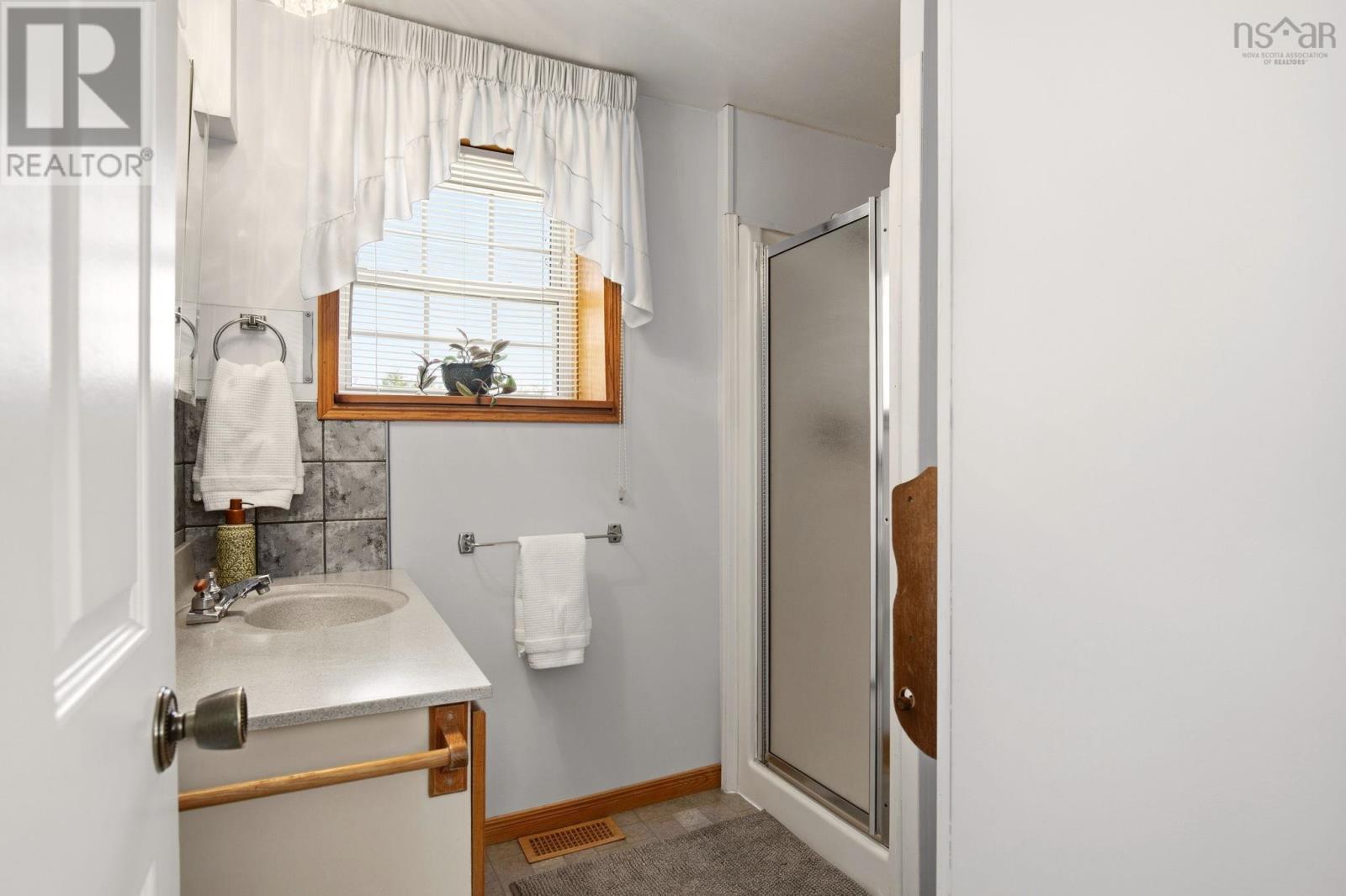 12780 Highway 215 Admiral Rock, Admiral Rock, Nova Scotia  B0N 2H0 - Photo 11 - 202606970