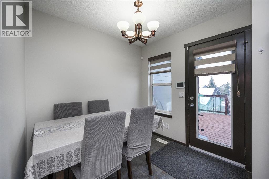 702 Panamount Boulevard NW, Calgary, Alberta  T3K 0P7 - Photo 12 - A2299325