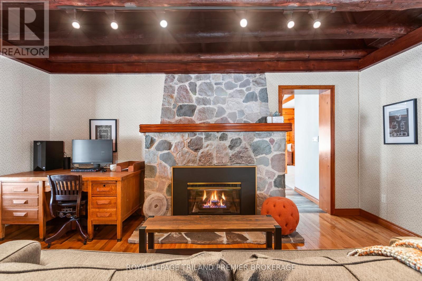 9936 Ontario Street, Lambton Shores, Ontario  N0M 2L0 - Photo 16 - X12987128