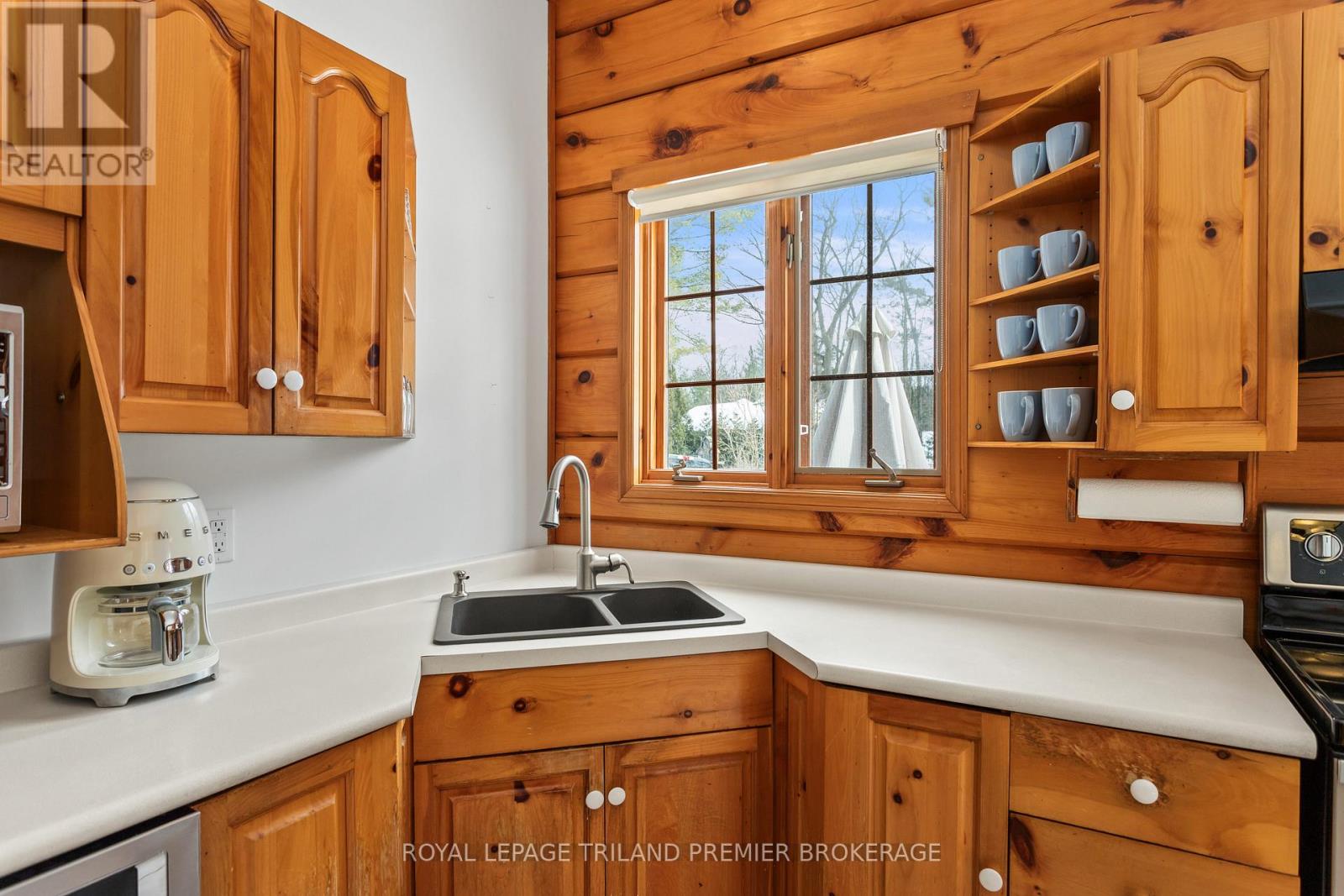 9936 Ontario Street, Lambton Shores, Ontario  N0M 2L0 - Photo 21 - X12987128