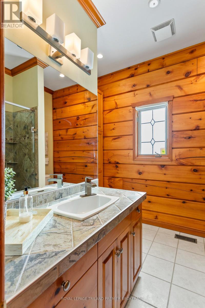 9936 Ontario Street, Lambton Shores, Ontario  N0M 2L0 - Photo 23 - X12987128