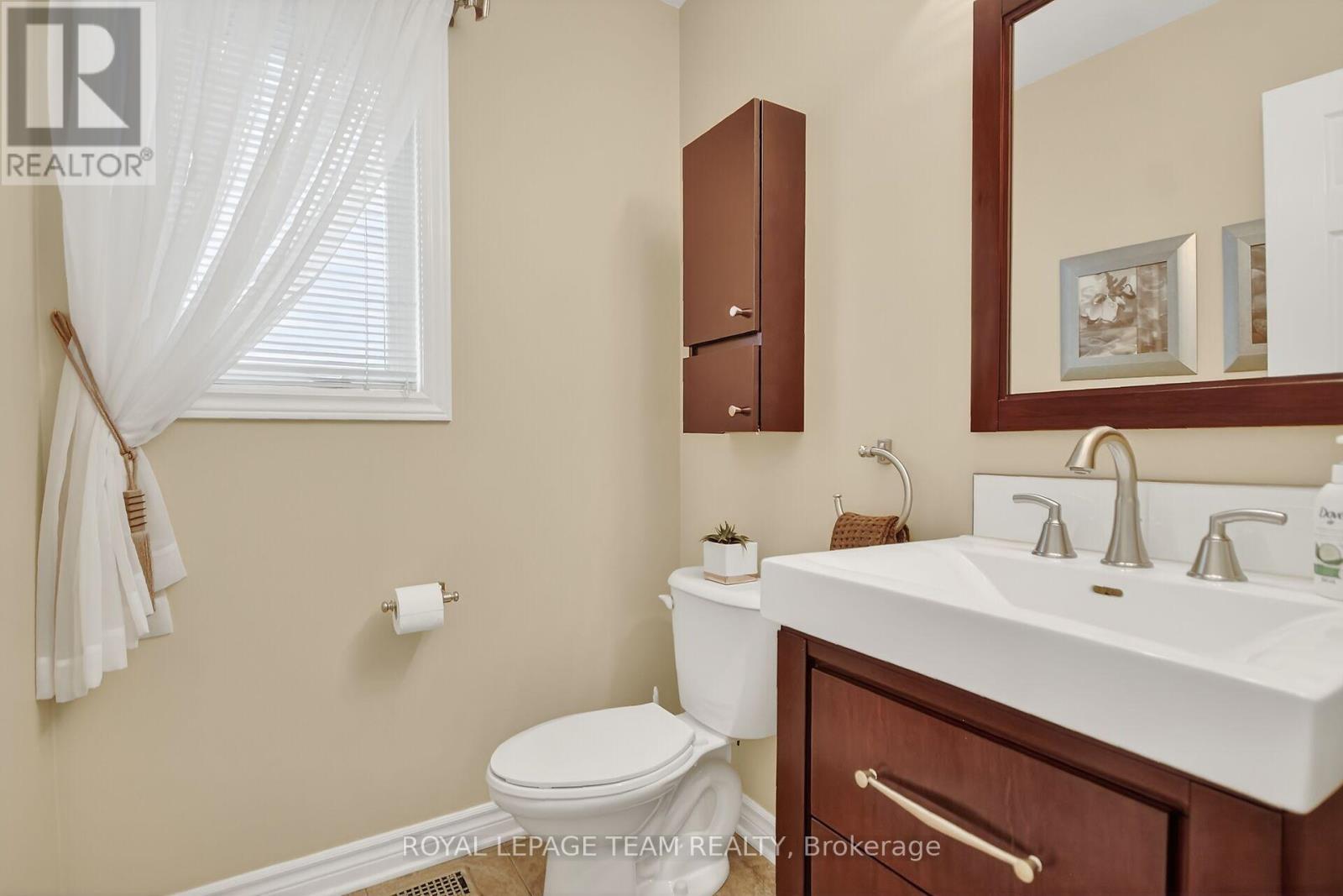 210 Hunterbrook Street N, Ottawa, Ontario  K2K 0E6 - Photo 12 - X12987122