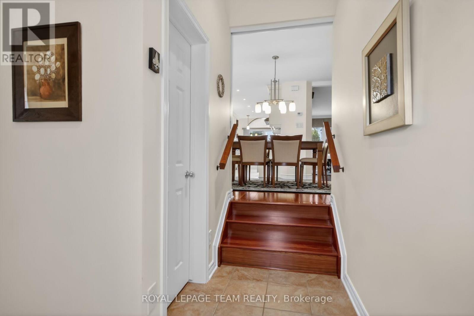 210 Hunterbrook Street N, Ottawa, Ontario  K2K 0E6 - Photo 13 - X12987122