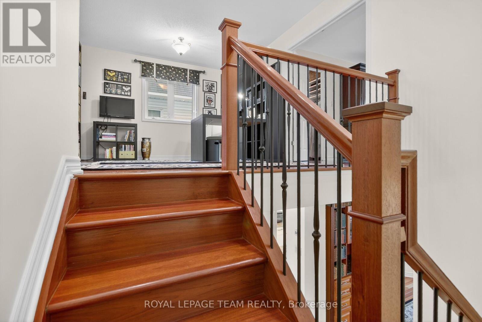 210 Hunterbrook Street N, Ottawa, Ontario  K2K 0E6 - Photo 23 - X12987122