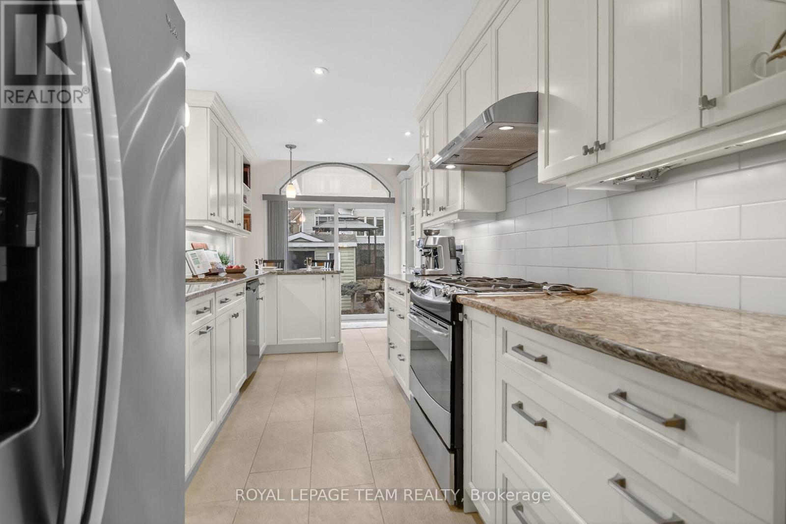 210 Hunterbrook Street N, Ottawa, Ontario  K2K 0E6 - Photo 3 - X12987122