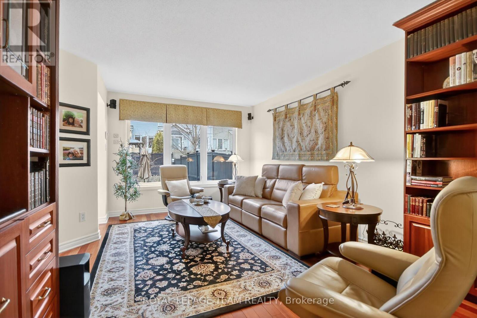 210 Hunterbrook Street N, Ottawa, Ontario  K2K 0E6 - Photo 4 - X12987122