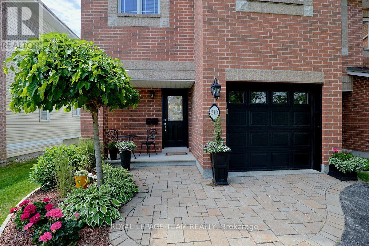 210 Hunterbrook Street N, Ottawa, Ontario  K2K 0E6 - Photo 8 - X12987122