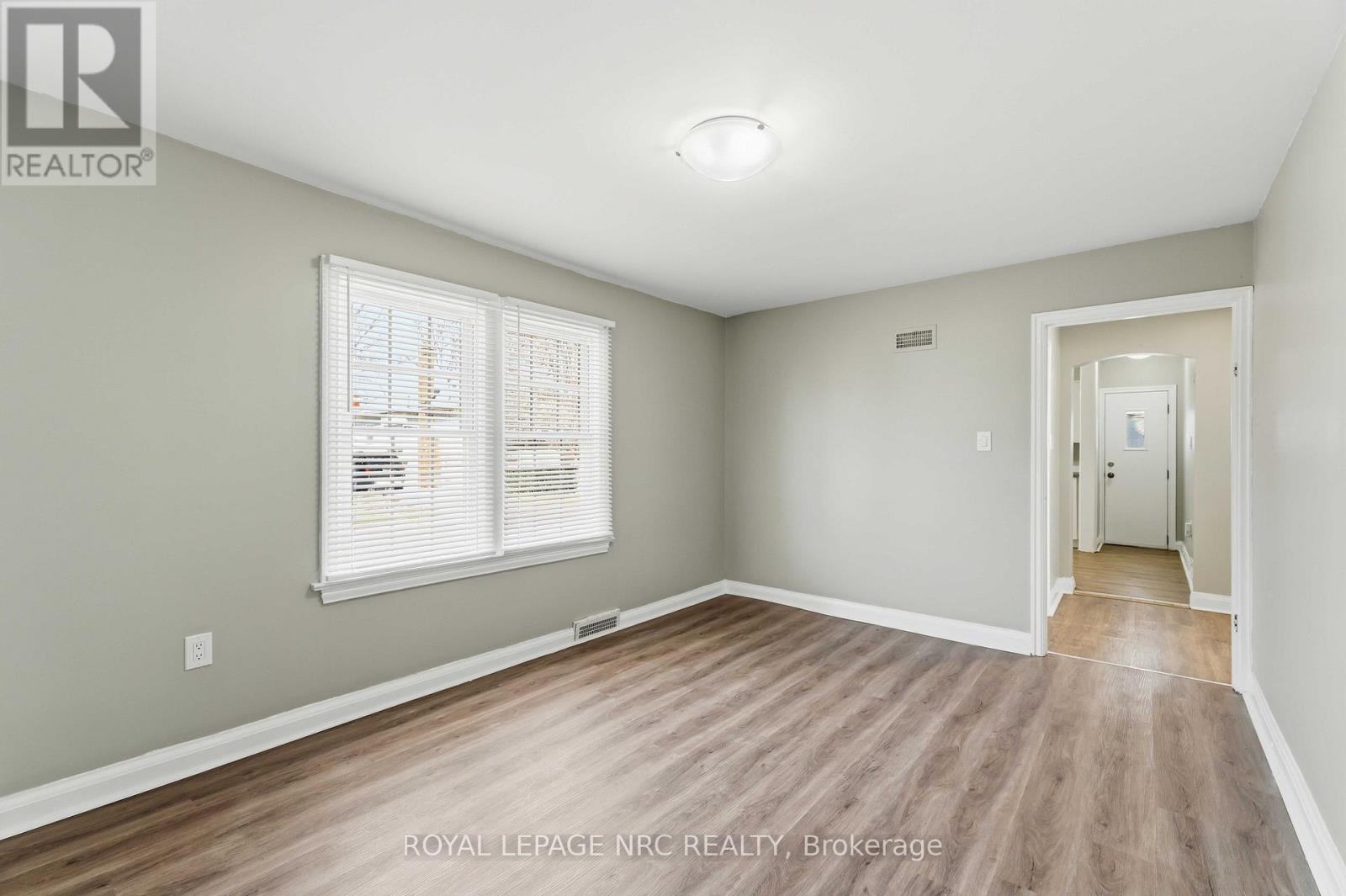 1 Linwood Street, St. Catharines, Ontario  L2N 2H4 - Photo 10 - X12987106