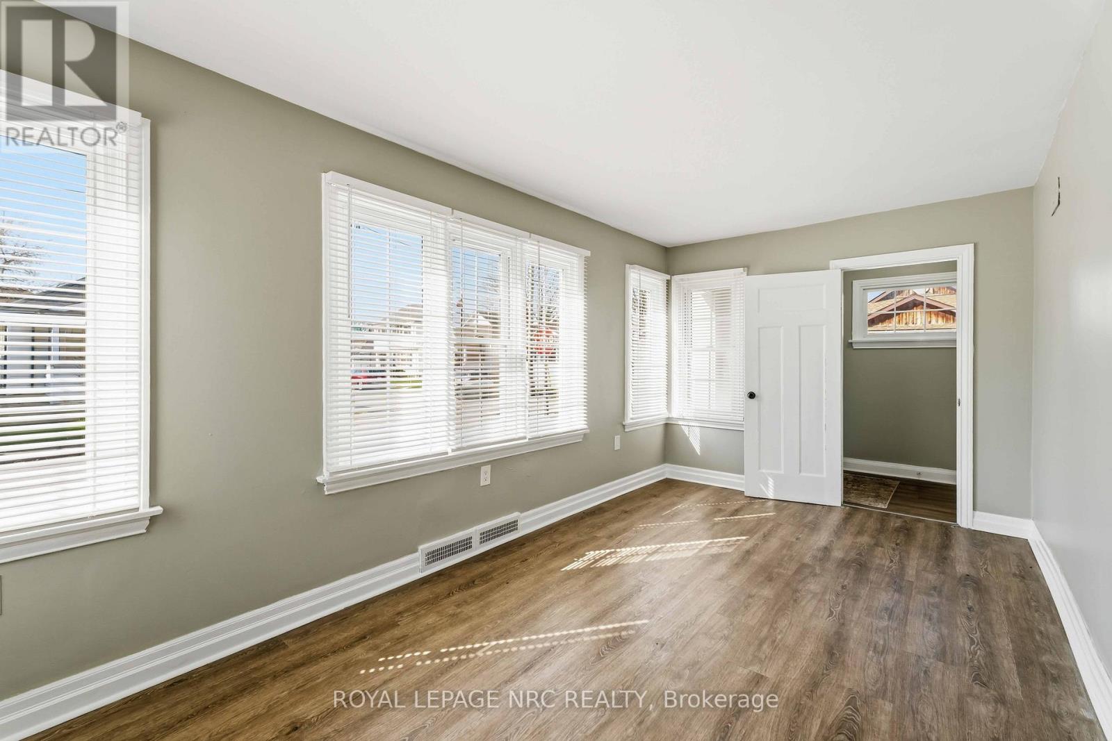 1 Linwood Street, St. Catharines, Ontario  L2N 2H4 - Photo 14 - X12987106