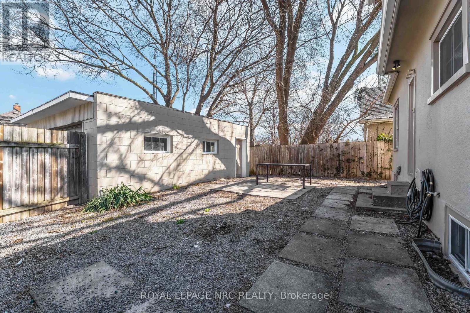 1 Linwood Street, St. Catharines, Ontario  L2N 2H4 - Photo 38 - X12987106