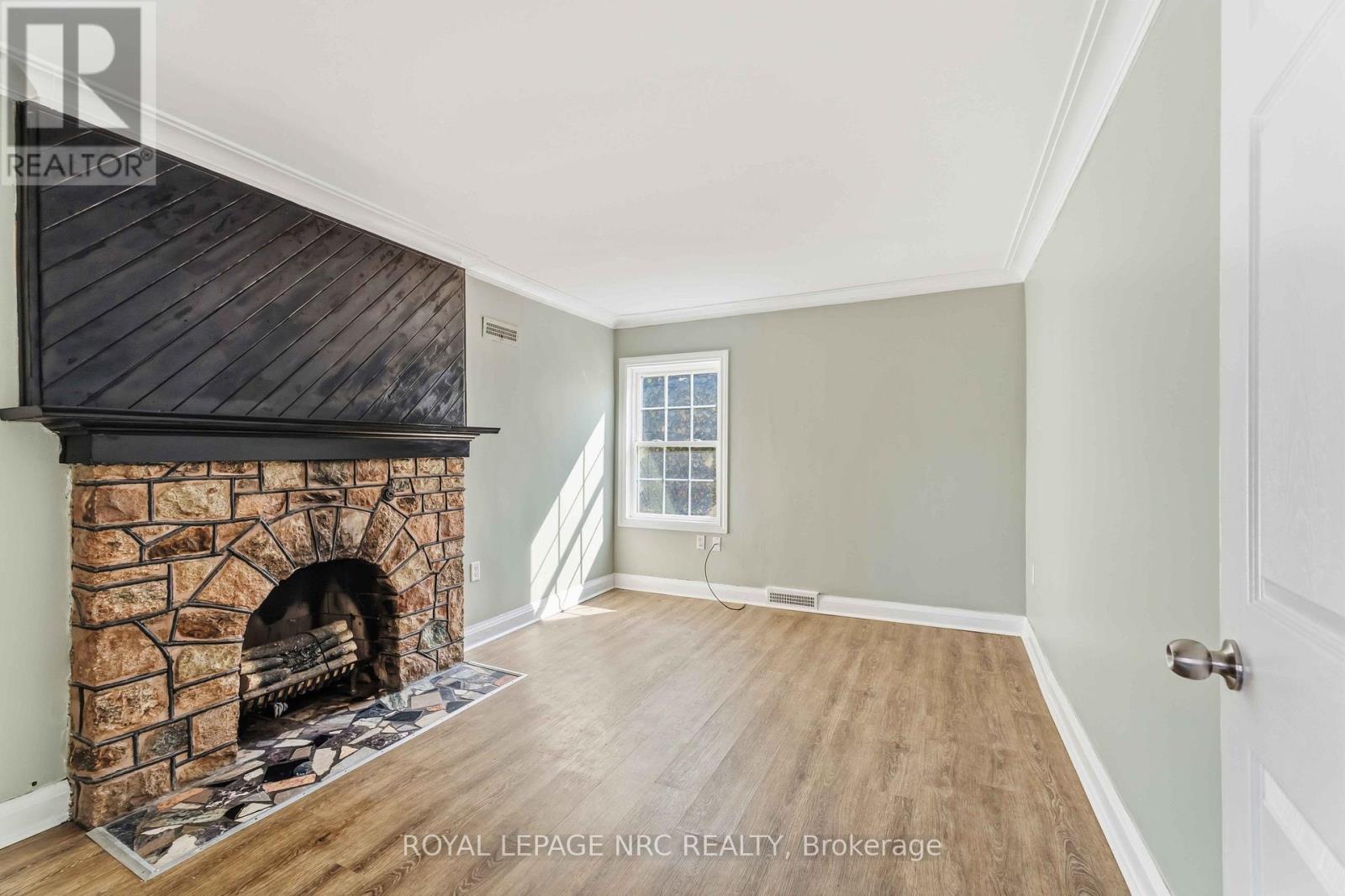 1 Linwood Street, St. Catharines, Ontario  L2N 2H4 - Photo 7 - X12987106