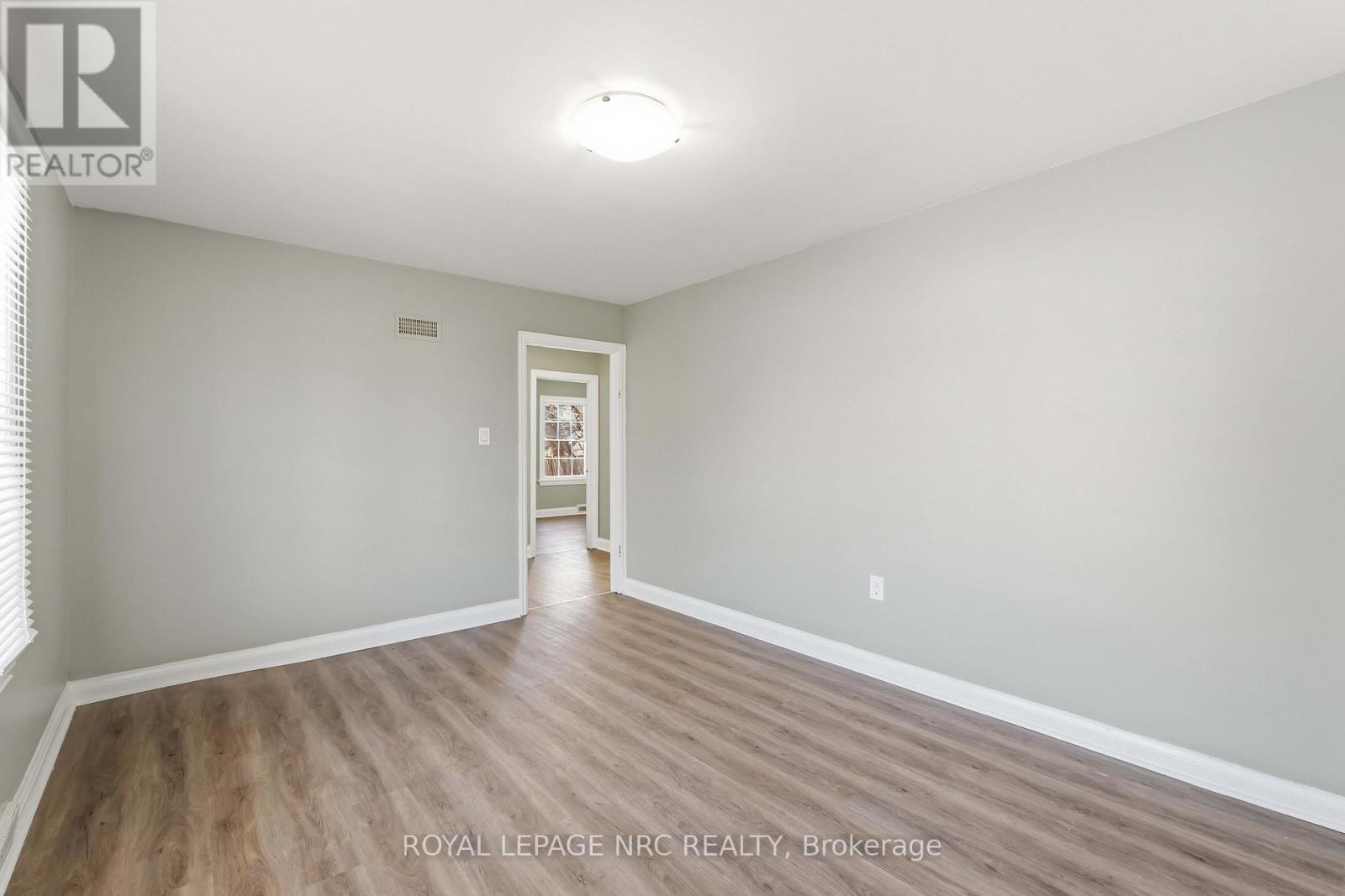 1 Linwood Street, St. Catharines, Ontario  L2N 2H4 - Photo 9 - X12987106