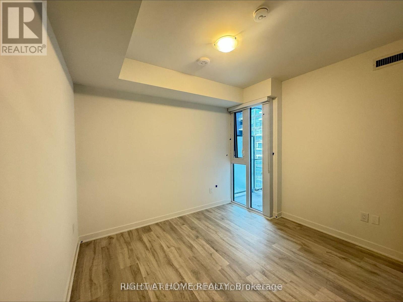 1630 - 70 Princess St Street E, Toronto, Ontario  M5A 0X6 - Photo 4 - C12987142