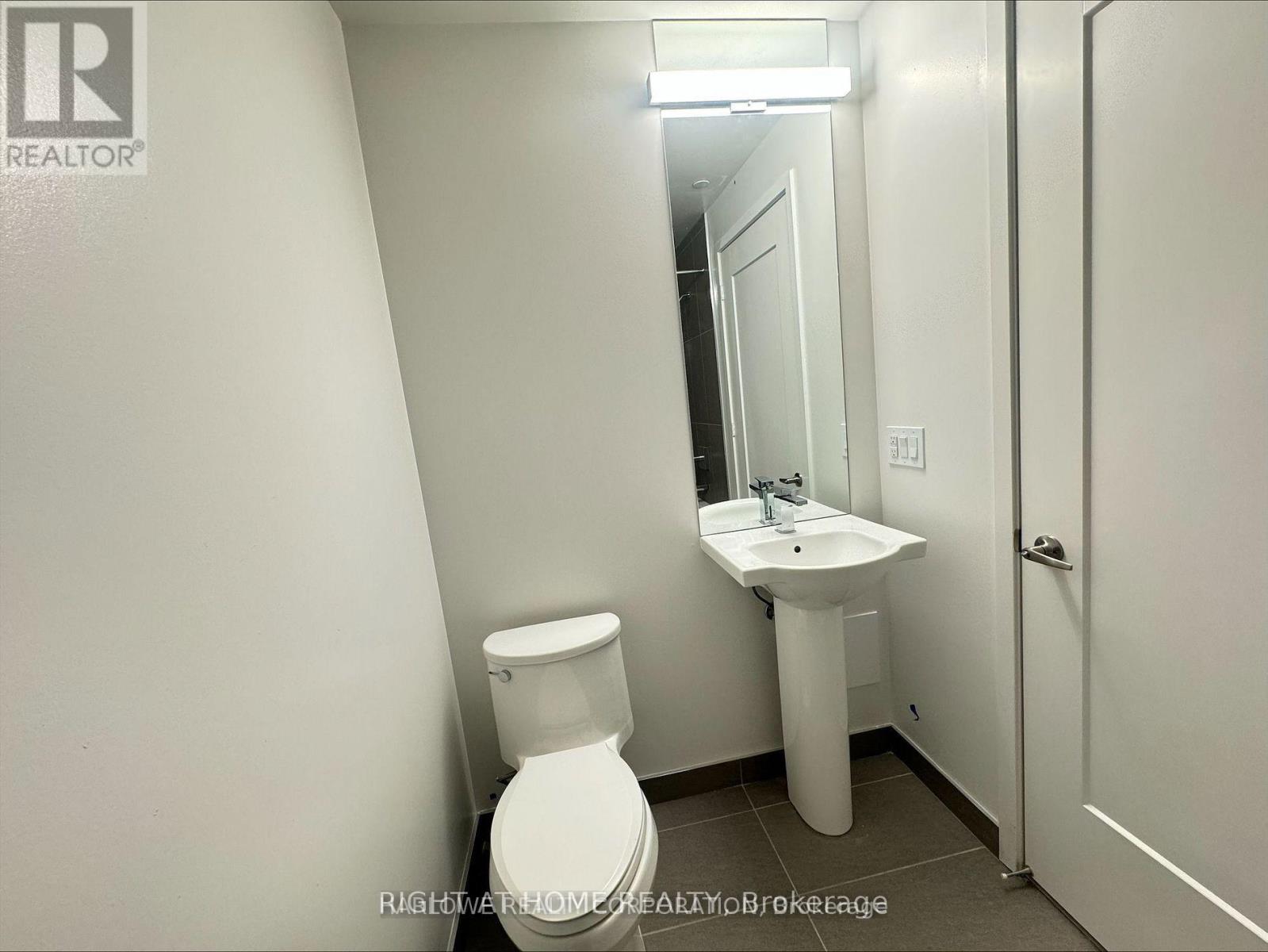 1630 - 70 Princess St Street E, Toronto, Ontario  M5A 0X6 - Photo 6 - C12987142